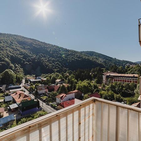 Romantic Jacuzzi Belleview Studio Sinaia Bagian luar foto