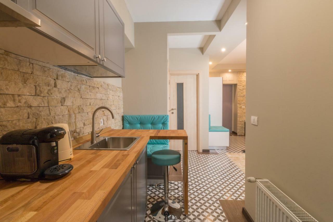 Romantic Jacuzzi Belleview Studio Sinaia Bagian luar foto