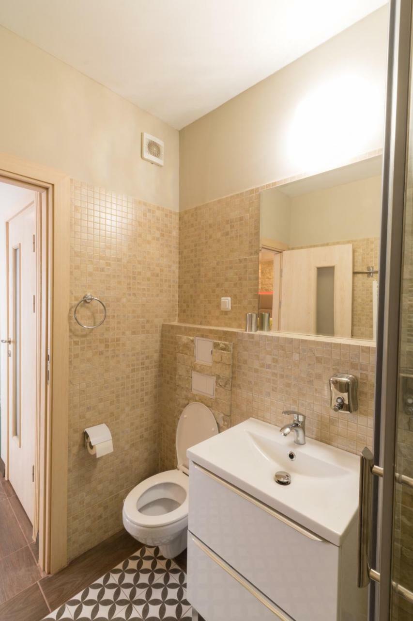 Romantic Jacuzzi Belleview Studio Sinaia Bagian luar foto
